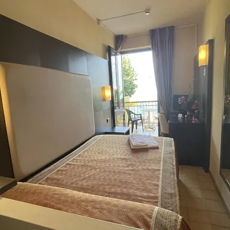 Hotel Taki Village 3*